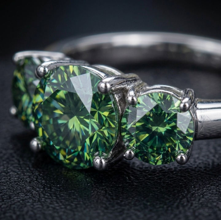 The Brilliance Ring — Moissanite